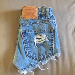 Vintage levi’s distressed shorts